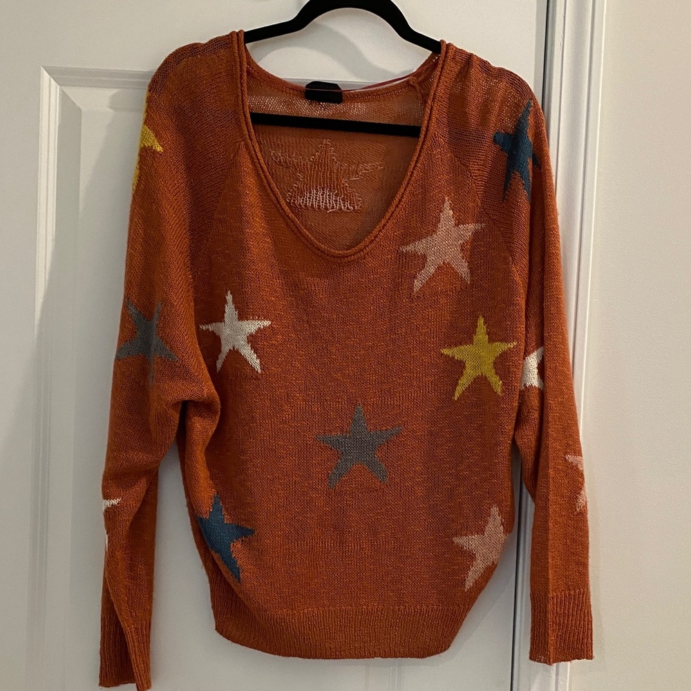 Vibrant Star Patterned V-Neck Sweater